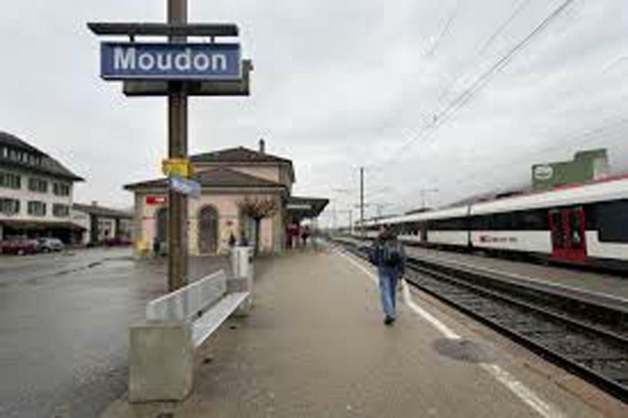 Maison Du Fey Hotel Moudon Exterior foto